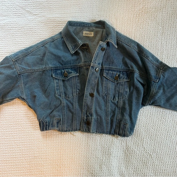 Cropped Denim Jacket - Picture 5 of 6